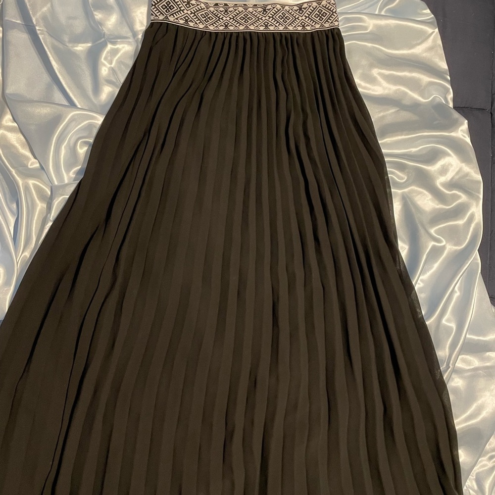 Pleated maxi skirt
